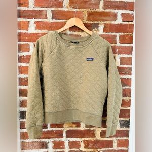 Patagonia quilted sweatshirt in army green